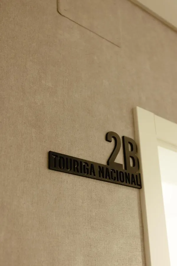 Trindade 19 Apartments - 2B Touriga Nacional Lissabon