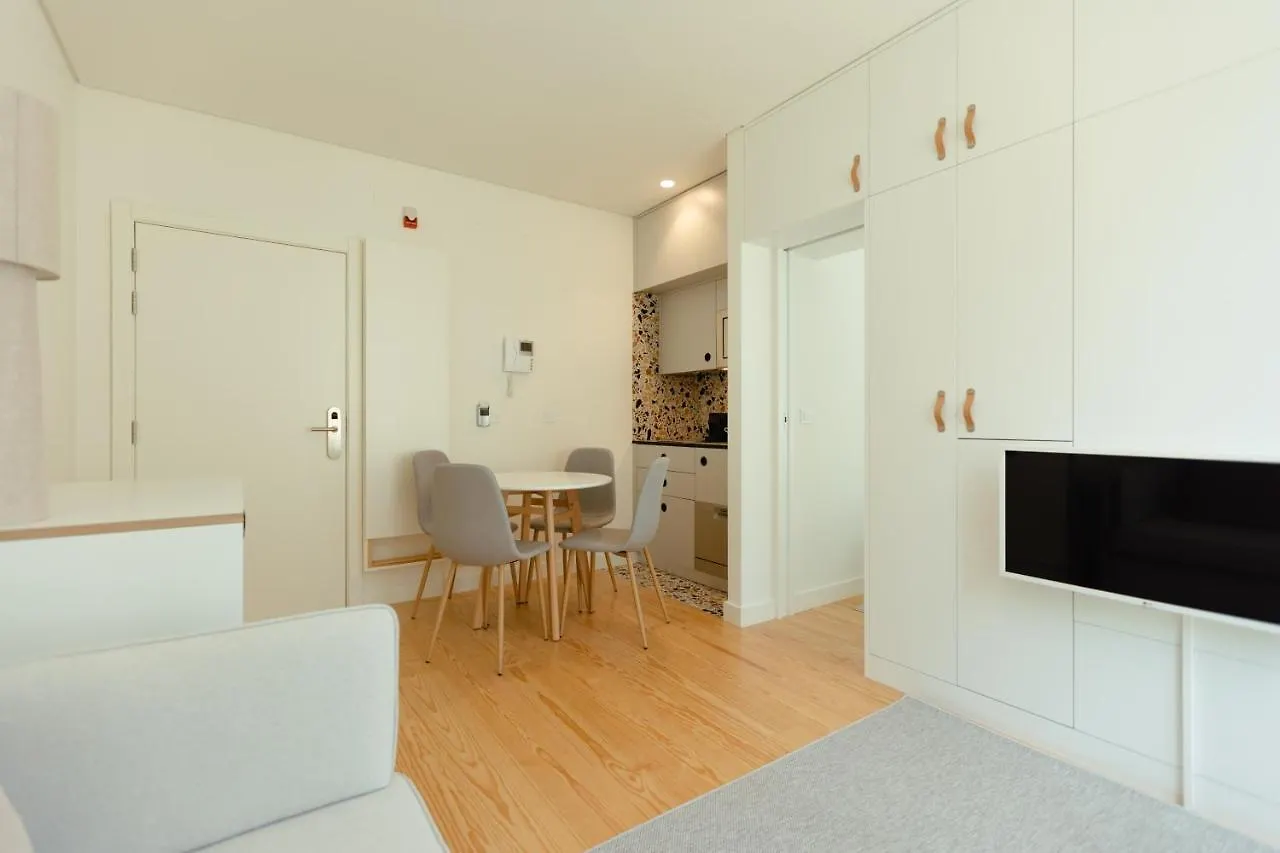 Trindade 19 Apartments - 2B Touriga Nacional Lissabon